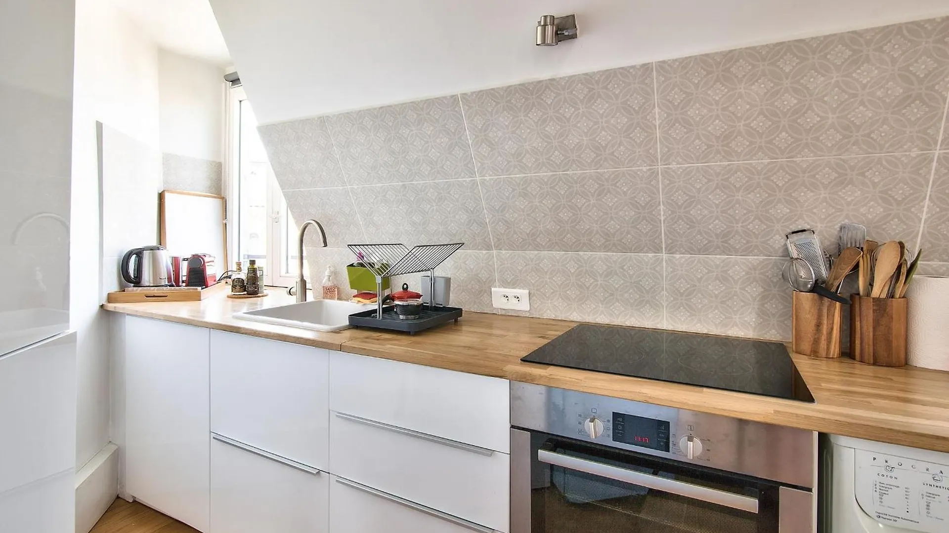 Guestready - Bright And Chic Stay In The 20Th Arr. Paris Daire