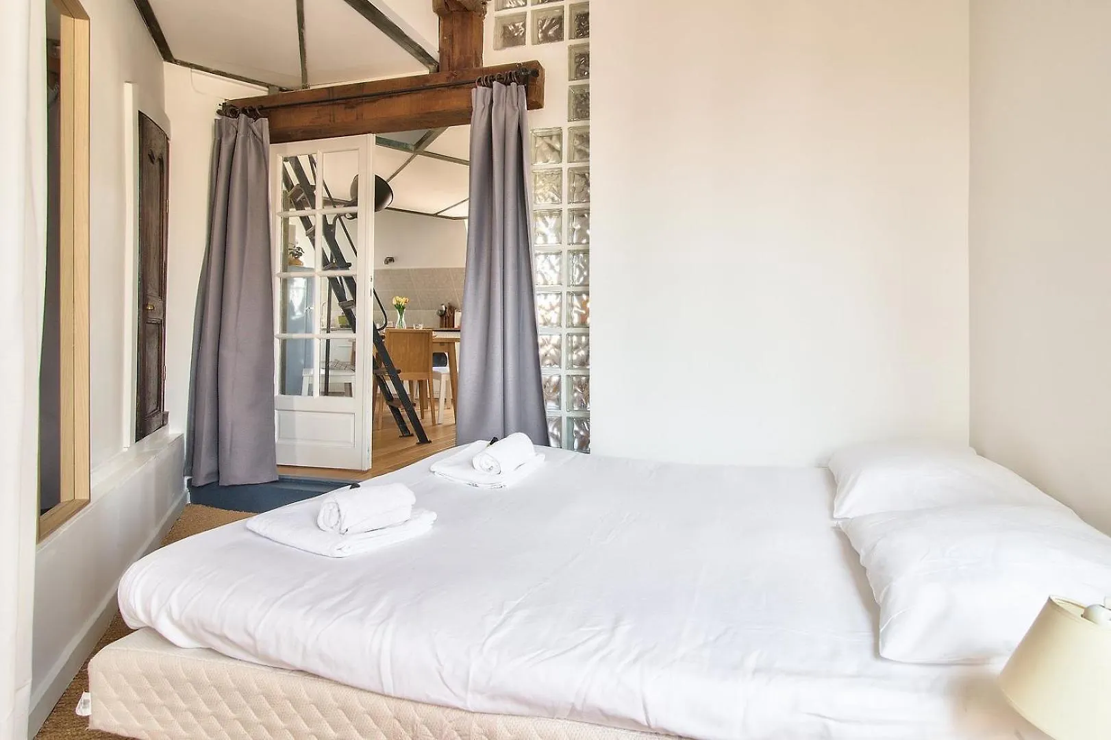 Guestready - Bright And Chic Stay In The 20Th Arr. Paris Daire